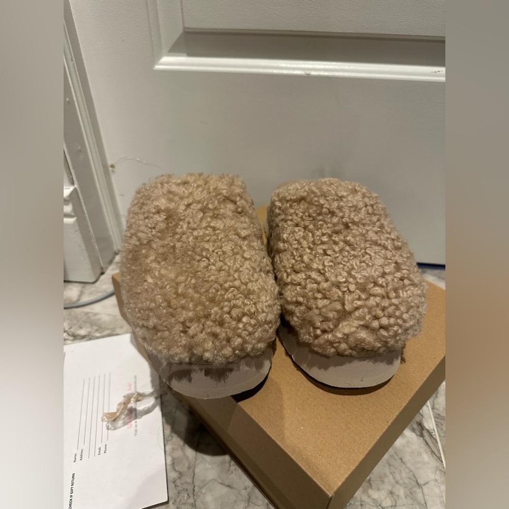 Ugg Maxi Curly Platform slippers